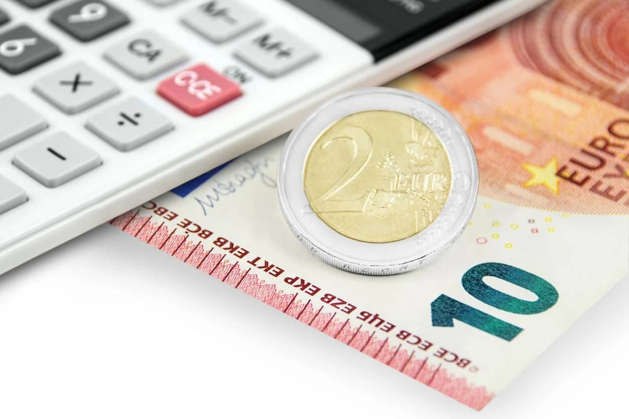 Comprendre le SMIC : revalorisations et enjeux en France