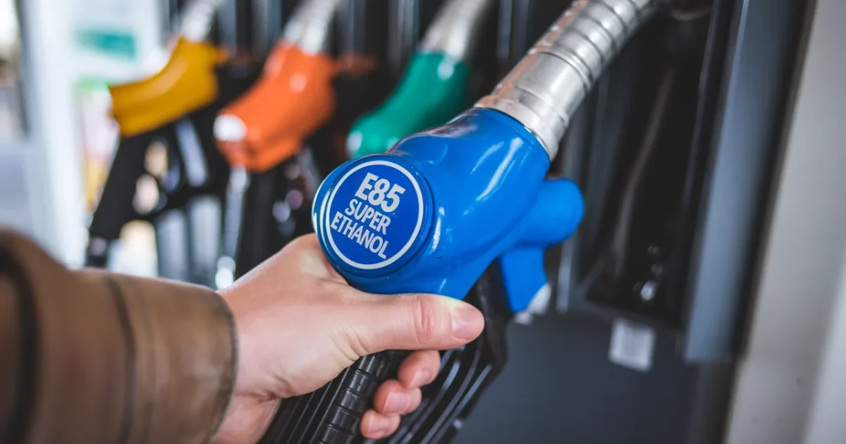 Carburant moins cher, ces Français économisent jusqu’à 40% en mélangeant E85 et essence