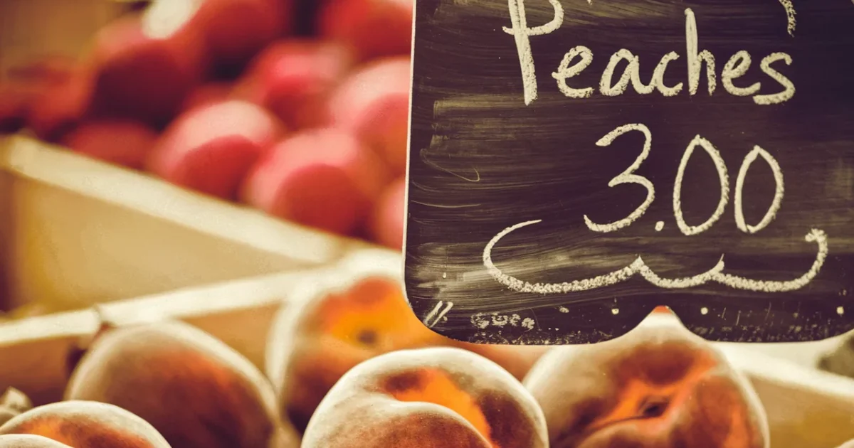 Fruits et légumes : comment économiser jusqu’à 30 % en comparant marché et supermarché