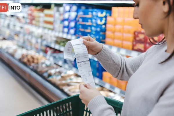 Courses en octobre, paiement en décembre : Leclerc et Intermarché relancent les chèques différés