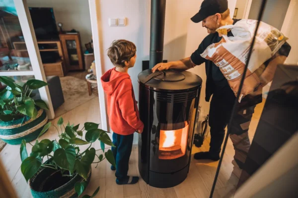 Pellets de chauffage : les prix grimpent en 2026, 5 astuces pour payer moins cet hiver